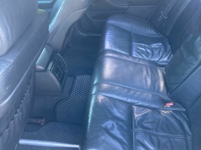 Серый БМВ 5 Серия, объемом двигателя 2.5 л и пробегом 370 тыс. км за 3800 $, фото 9 на Automoto.ua