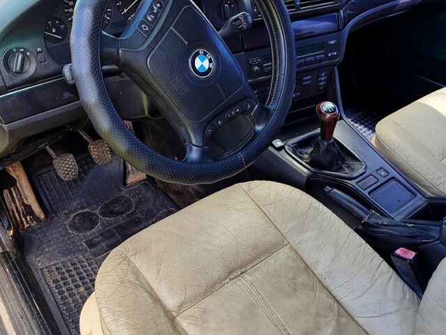 Серый БМВ 5 Серия, объемом двигателя 2.8 л и пробегом 210 тыс. км за 2700 $, фото 10 на Automoto.ua