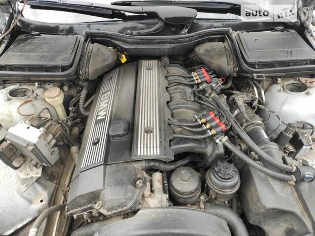 Серый БМВ 5 Серия, объемом двигателя 1.99 л и пробегом 282 тыс. км за 4000 $, фото 5 на Automoto.ua