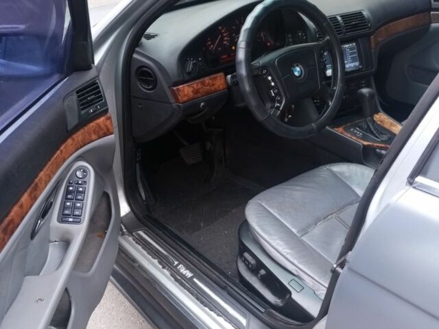 Серый БМВ 5 Серия, объемом двигателя 2.8 л и пробегом 250 тыс. км за 3000 $, фото 7 на Automoto.ua