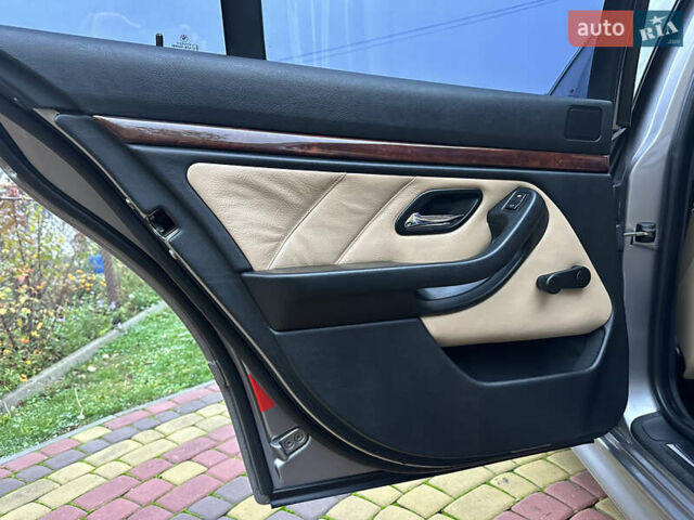 Сірий БМВ 5 Серія, об'ємом двигуна 2.5 л та пробігом 250 тис. км за 8000 $, фото 41 на Automoto.ua