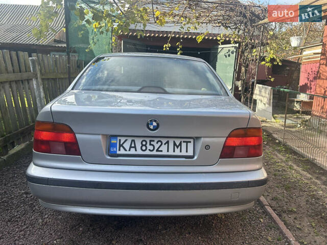 Серый БМВ 5 Серия, объемом двигателя 2.49 л и пробегом 315 тыс. км за 6000 $, фото 2 на Automoto.ua