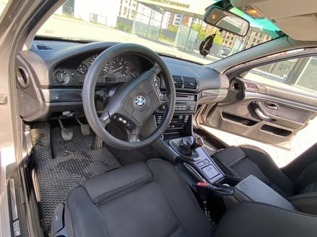 Серый БМВ 5 Серия, объемом двигателя 2.3 л и пробегом 418 тыс. км за 3600 $, фото 4 на Automoto.ua