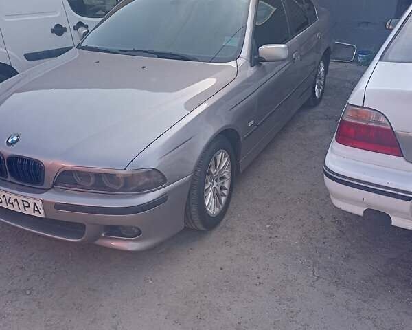 Серый БМВ 5 Серия, объемом двигателя 2.8 л и пробегом 356 тыс. км за 4600 $, фото 1 на Automoto.ua