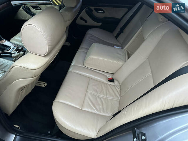 Сірий БМВ 5 Серія, об'ємом двигуна 2.5 л та пробігом 250 тис. км за 8000 $, фото 43 на Automoto.ua