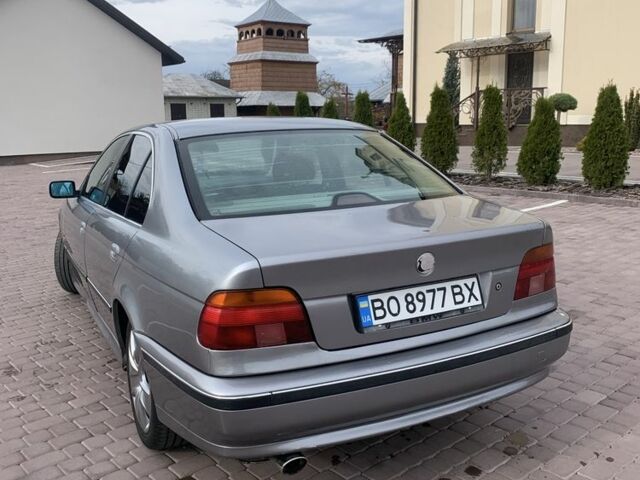 Серый БМВ 5 Серия, объемом двигателя 2 л и пробегом 260 тыс. км за 2600 $, фото 3 на Automoto.ua