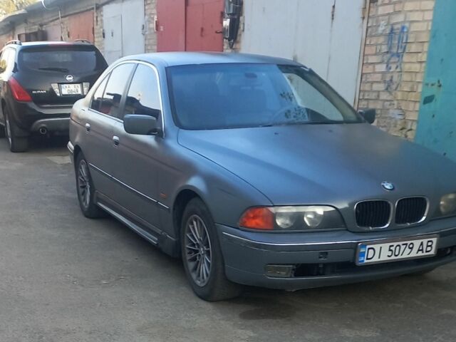 Серый БМВ 5 Серия, объемом двигателя 2.8 л и пробегом 250 тыс. км за 3000 $, фото 1 на Automoto.ua