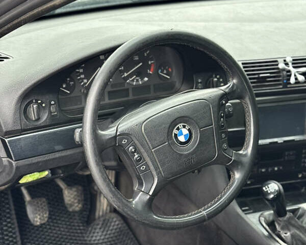 Серый БМВ 5 Серия, объемом двигателя 2.79 л и пробегом 450 тыс. км за 3500 $, фото 19 на Automoto.ua