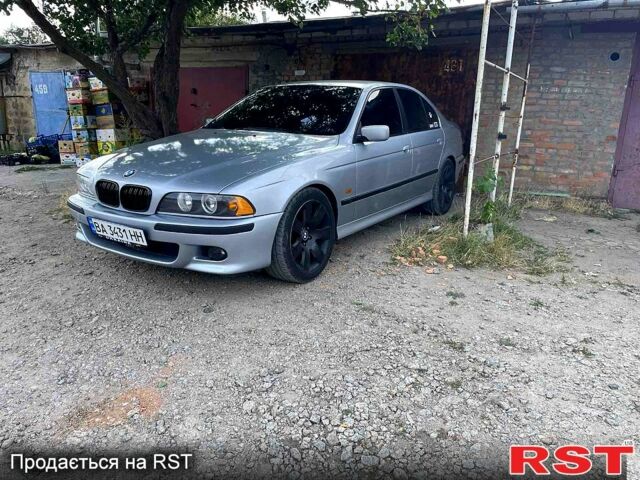 Серый БМВ 5 Серия, объемом двигателя 2 л и пробегом 0 тыс. км за 6000 $, фото 1 на Automoto.ua