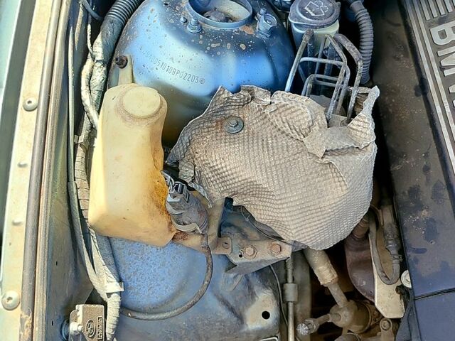 Серый БМВ 5 Серия, объемом двигателя 2.8 л и пробегом 210 тыс. км за 2700 $, фото 4 на Automoto.ua