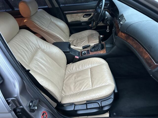 Сірий БМВ 5 Серія, об'ємом двигуна 2.5 л та пробігом 250 тис. км за 8000 $, фото 5 на Automoto.ua