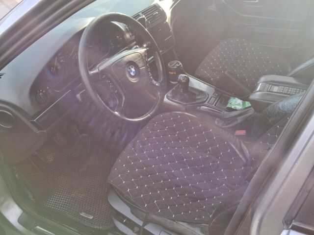 Серый БМВ 5 Серия, объемом двигателя 2.8 л и пробегом 350 тыс. км за 3000 $, фото 5 на Automoto.ua