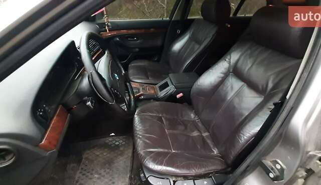 Серый БМВ 5 Серия, объемом двигателя 2.8 л и пробегом 343 тыс. км за 3100 $, фото 5 на Automoto.ua