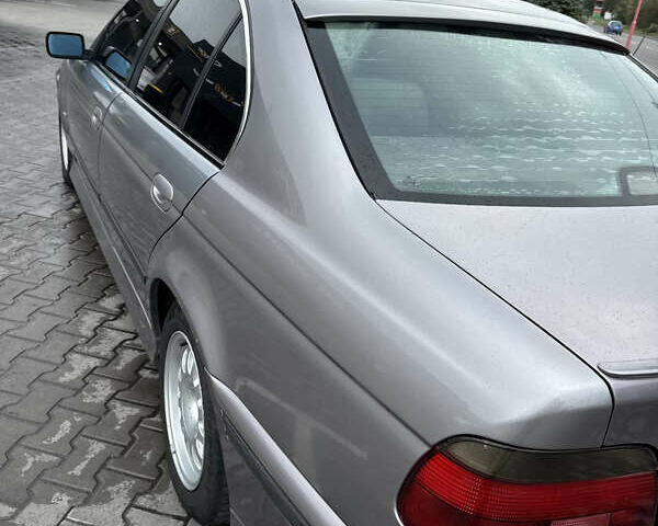 Серый БМВ 5 Серия, объемом двигателя 2.79 л и пробегом 450 тыс. км за 3500 $, фото 10 на Automoto.ua