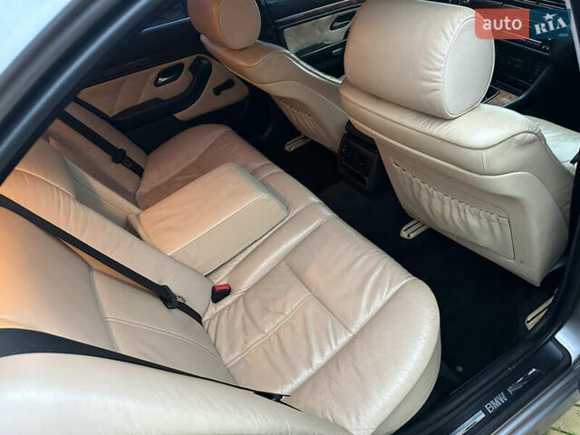 Сірий БМВ 5 Серія, об'ємом двигуна 2.5 л та пробігом 250 тис. км за 8000 $, фото 52 на Automoto.ua