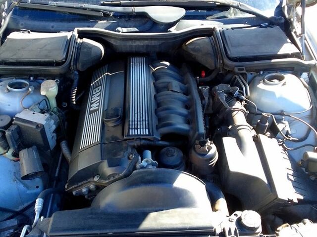 Серый БМВ 5 Серия, объемом двигателя 2 л и пробегом 0 тыс. км за 3500 $, фото 3 на Automoto.ua