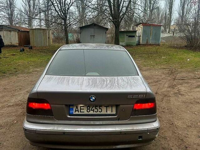 Серый БМВ 5 Серия, объемом двигателя 2.8 л и пробегом 0 тыс. км за 2400 $, фото 1 на Automoto.ua