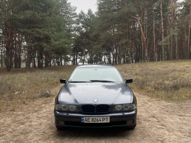 Серый БМВ 5 Серия, объемом двигателя 2.5 л и пробегом 230 тыс. км за 2900 $, фото 5 на Automoto.ua