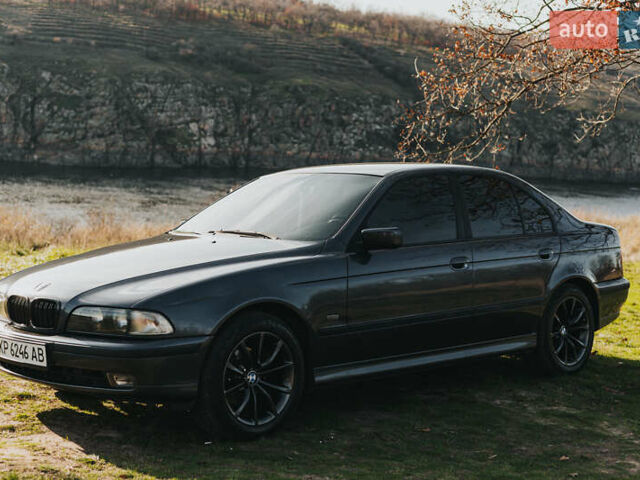 Серый БМВ 5 Серия, объемом двигателя 2.49 л и пробегом 268 тыс. км за 6000 $, фото 2 на Automoto.ua