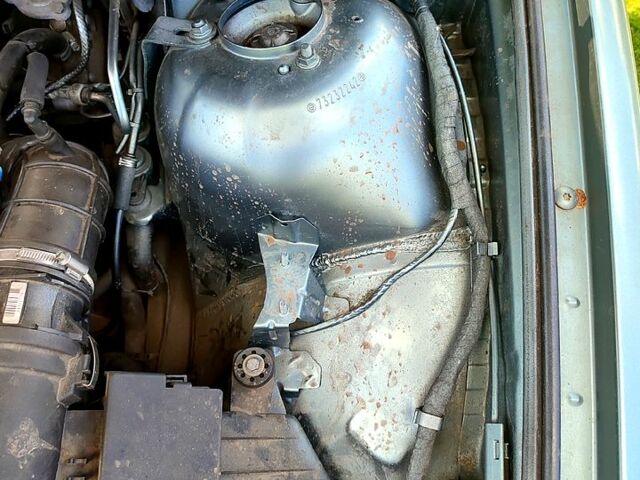 Серый БМВ 5 Серия, объемом двигателя 2.8 л и пробегом 210 тыс. км за 2700 $, фото 3 на Automoto.ua