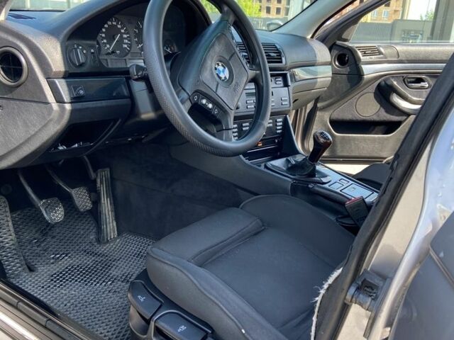 Серый БМВ 5 Серия, объемом двигателя 2.3 л и пробегом 418 тыс. км за 3600 $, фото 7 на Automoto.ua