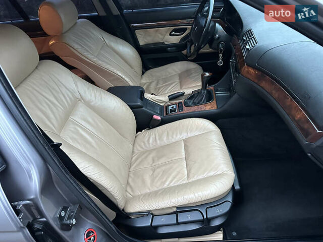 Сірий БМВ 5 Серія, об'ємом двигуна 2.5 л та пробігом 250 тис. км за 8000 $, фото 6 на Automoto.ua