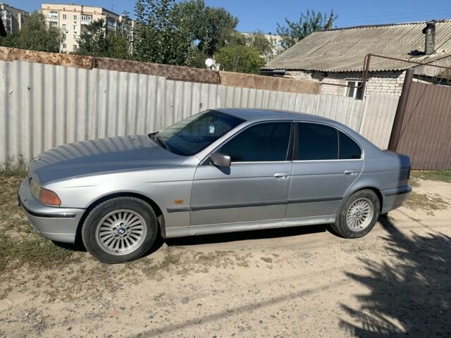 Серый БМВ 5 Серия, объемом двигателя 2 л и пробегом 480 тыс. км за 3300 $, фото 2 на Automoto.ua