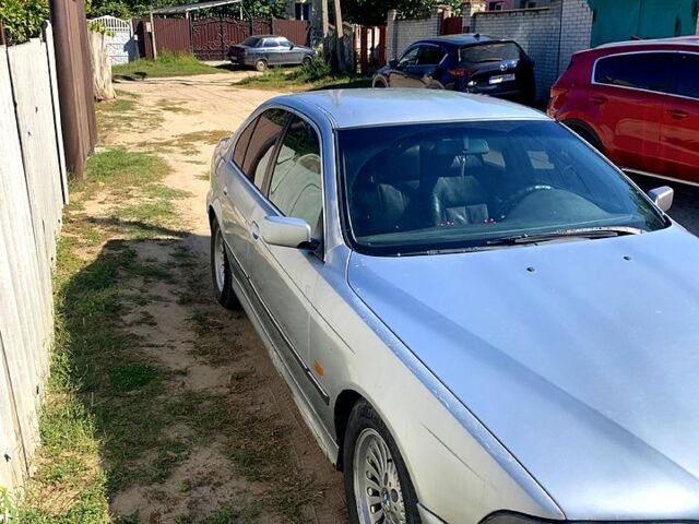 Серый БМВ 5 Серия, объемом двигателя 2 л и пробегом 480 тыс. км за 3500 $, фото 1 на Automoto.ua