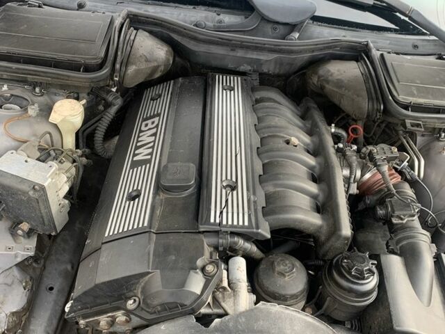 Серый БМВ 5 Серия, объемом двигателя 2 л и пробегом 260 тыс. км за 2600 $, фото 8 на Automoto.ua