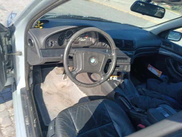 Серый БМВ 5 Серия, объемом двигателя 2.5 л и пробегом 230 тыс. км за 4600 $, фото 12 на Automoto.ua