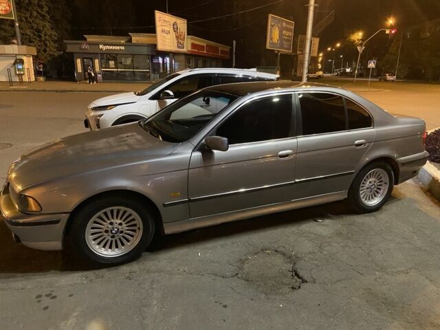 Серый БМВ 5 Серия, объемом двигателя 2 л и пробегом 400 тыс. км за 3200 $, фото 7 на Automoto.ua