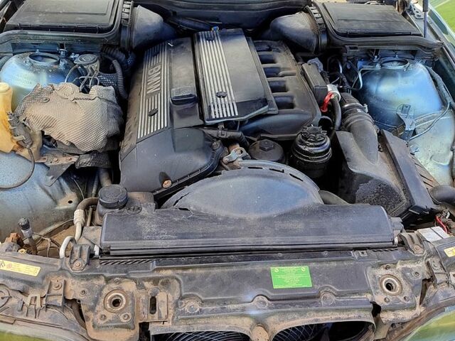 Серый БМВ 5 Серия, объемом двигателя 2.8 л и пробегом 210 тыс. км за 2700 $, фото 8 на Automoto.ua