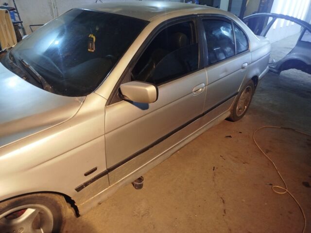 Сірий БМВ 5 Серія, об'ємом двигуна 2.5 л та пробігом 355 тис. км за 2300 $, фото 1 на Automoto.ua