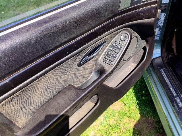 Серый БМВ 5 Серия, объемом двигателя 2.8 л и пробегом 210 тыс. км за 2700 $, фото 9 на Automoto.ua