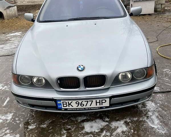 Серый БМВ 5 Серия, объемом двигателя 2.8 л и пробегом 380 тыс. км за 4400 $, фото 5 на Automoto.ua