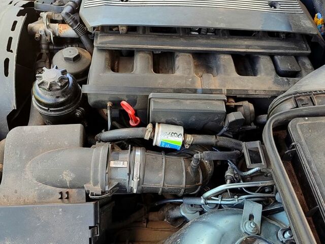 Серый БМВ 5 Серия, объемом двигателя 2.8 л и пробегом 210 тыс. км за 2700 $, фото 2 на Automoto.ua