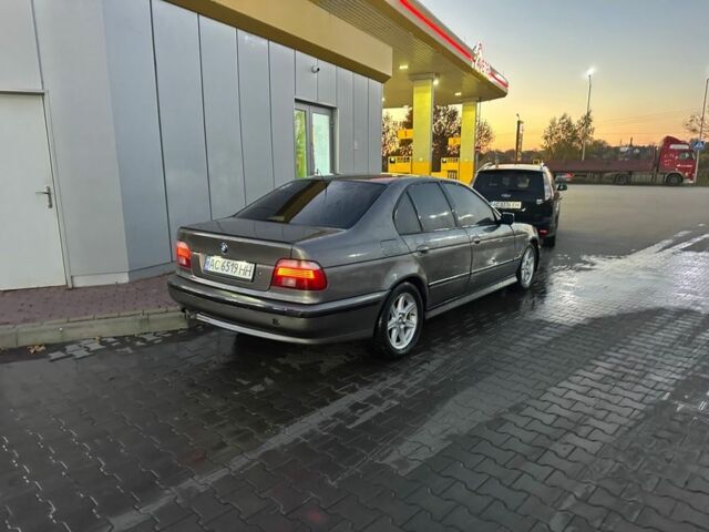 Серый БМВ 5 Серия, объемом двигателя 2.8 л и пробегом 250 тыс. км за 2500 $, фото 5 на Automoto.ua