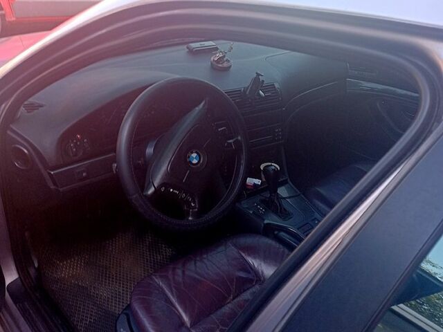 Серый БМВ 5 Серия, объемом двигателя 2.8 л и пробегом 356 тыс. км за 5200 $, фото 1 на Automoto.ua