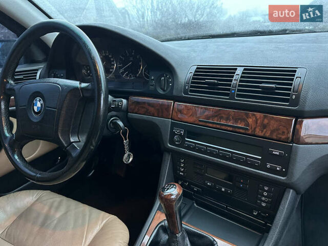 Сірий БМВ 5 Серія, об'ємом двигуна 2.5 л та пробігом 250 тис. км за 8000 $, фото 59 на Automoto.ua