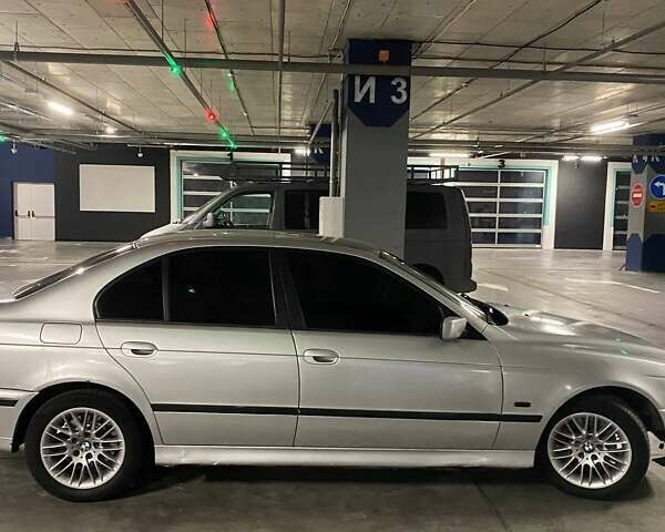 Серый БМВ 5 Серия, объемом двигателя 2.49 л и пробегом 370 тыс. км за 3950 $, фото 6 на Automoto.ua