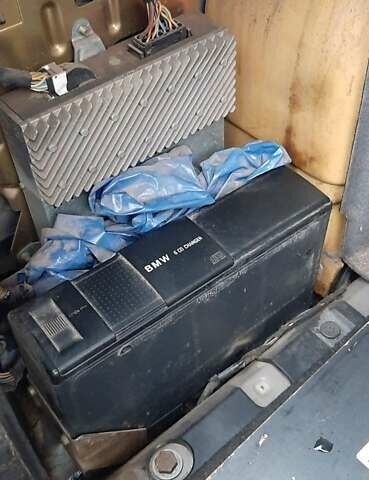 Серый БМВ 5 Серия, объемом двигателя 2.8 л и пробегом 343 тыс. км за 3100 $, фото 11 на Automoto.ua