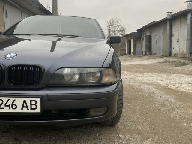 Серый БМВ 5 Серия, объемом двигателя 2.5 л и пробегом 268 тыс. км за 6500 $, фото 7 на Automoto.ua