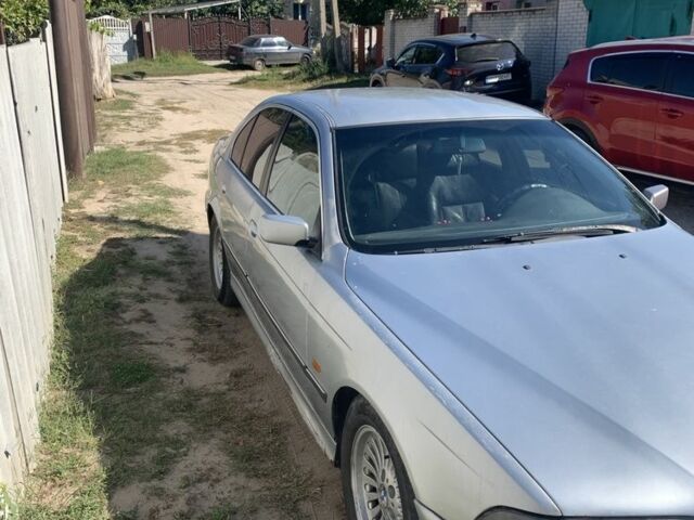 Серый БМВ 5 Серия, объемом двигателя 2 л и пробегом 480 тыс. км за 3300 $, фото 3 на Automoto.ua