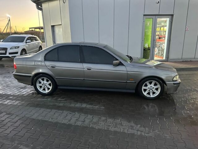 Серый БМВ 5 Серия, объемом двигателя 2.8 л и пробегом 250 тыс. км за 2500 $, фото 3 на Automoto.ua