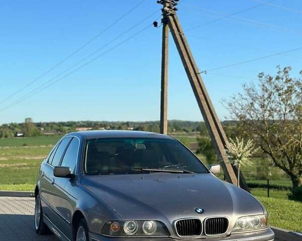 Серый БМВ 5 Серия, объемом двигателя 2.5 л и пробегом 280 тыс. км за 2999 $, фото 3 на Automoto.ua