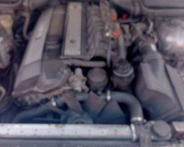 Серый БМВ 5 Серия, объемом двигателя 2.8 л и пробегом 356 тыс. км за 4600 $, фото 3 на Automoto.ua