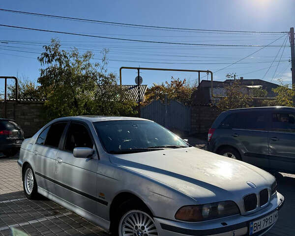 Серый БМВ 5 Серия, объемом двигателя 2 л и пробегом 225 тыс. км за 3600 $, фото 10 на Automoto.ua