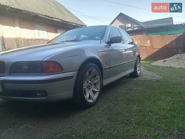 Сірий БМВ 5 Серія, об'ємом двигуна 2 л та пробігом 530 тис. км за 5000 $, фото 1 на Automoto.ua