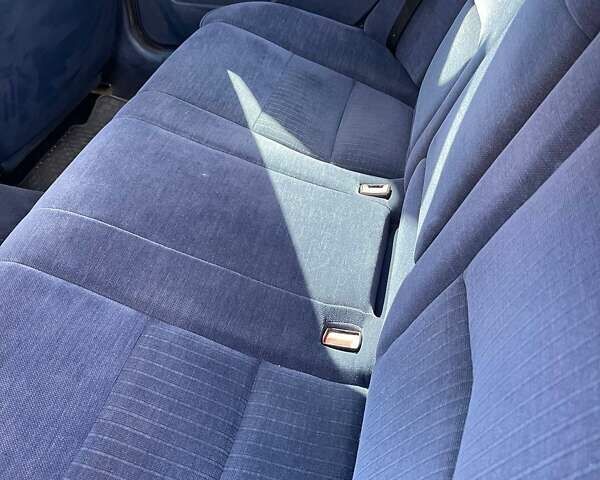 Серый БМВ 5 Серия, объемом двигателя 2 л и пробегом 400 тыс. км за 4000 $, фото 7 на Automoto.ua