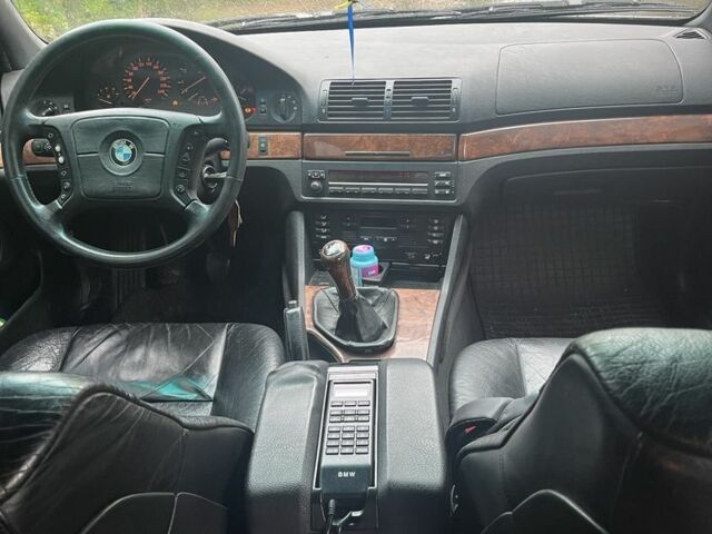 Серый БМВ 5 Серия, объемом двигателя 2.8 л и пробегом 520 тыс. км за 2400 $, фото 5 на Automoto.ua